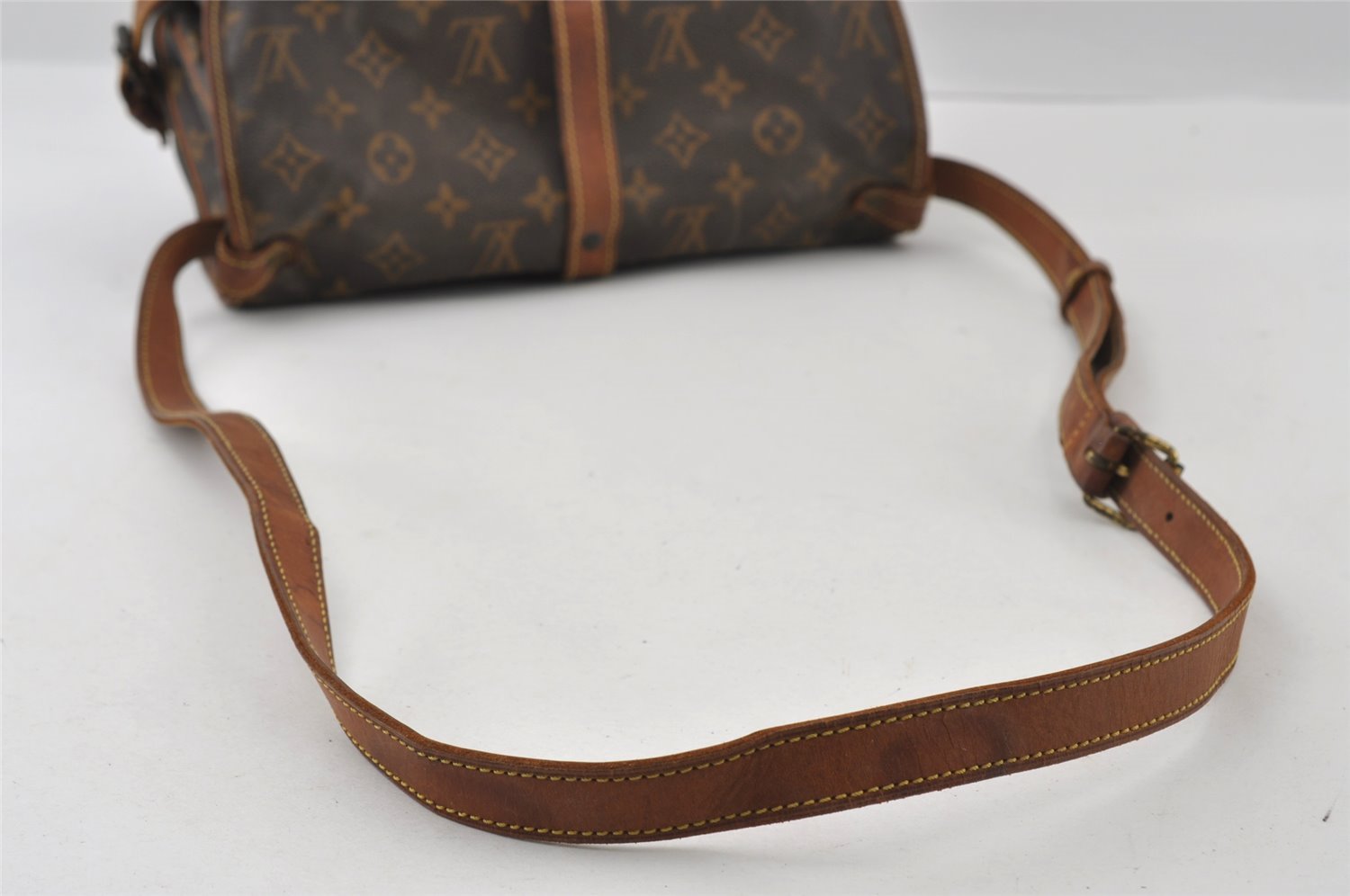 Authentic Louis Vuitton Monogram Saumur 30 Shoulder Cross Bag M42256 LV 5747I