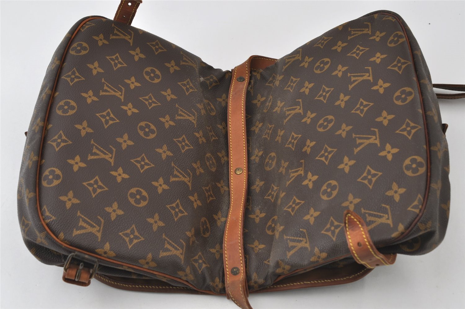 Authentic Louis Vuitton Monogram Saumur 30 Shoulder Cross Bag M42256 LV 5747I
