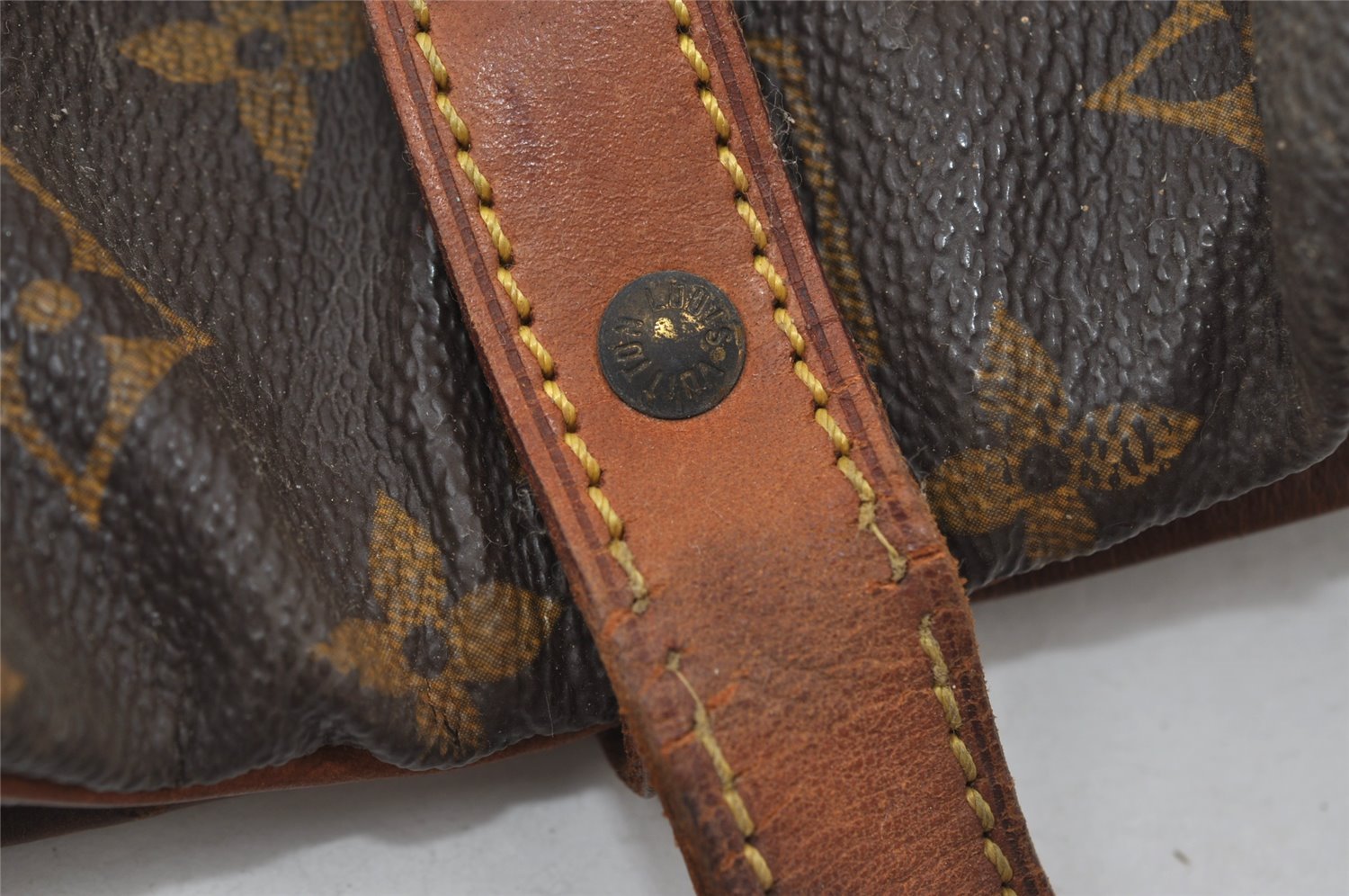 Authentic Louis Vuitton Monogram Saumur 30 Shoulder Cross Bag M42256 LV 5747I