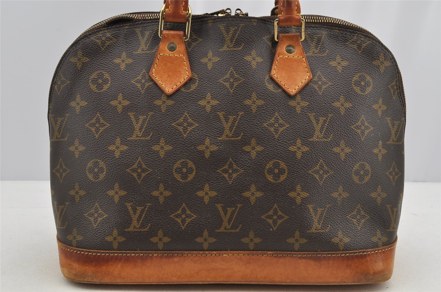 Authentic Louis Vuitton Monogram Alma Hand Bag Purse M51130 LV 5748I