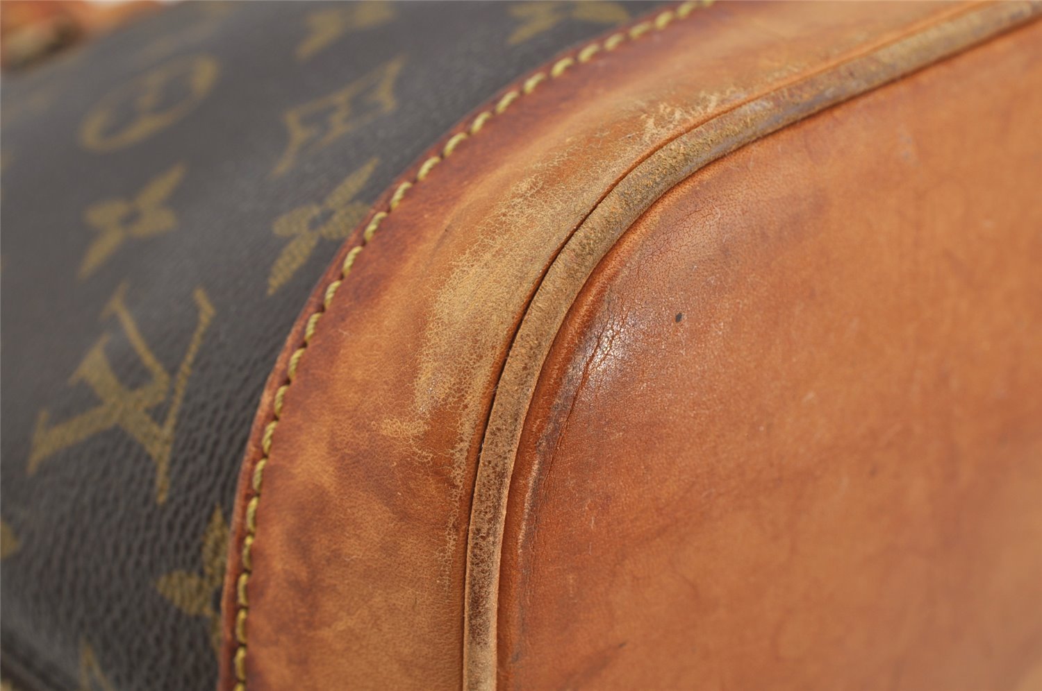 Authentic Louis Vuitton Monogram Alma Hand Bag Purse M51130 LV 5748I