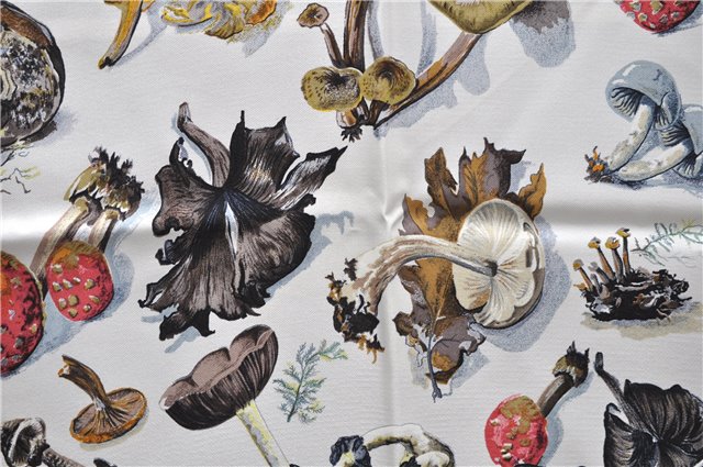 Authentic HERMES Carre 90 Scarf 