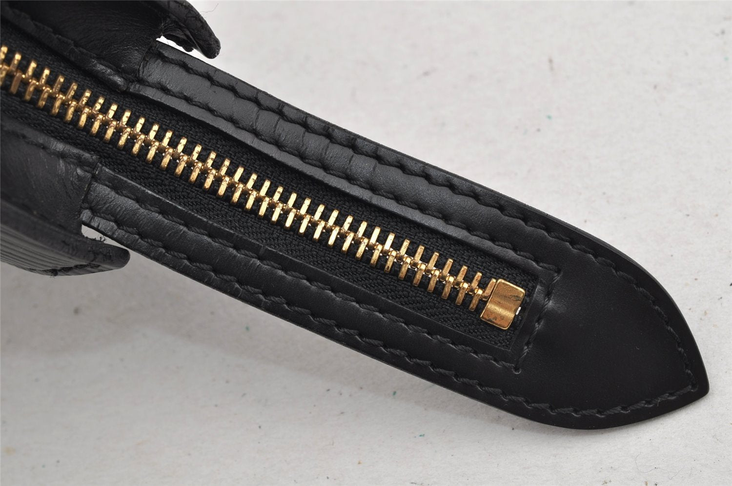 Authentic Louis Vuitton Epi Saint Jacques Hand Bag Black M52272 LV 5759I