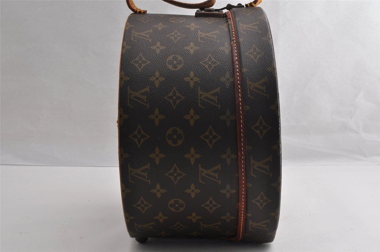 Authentic Louis Vuitton Monogram Boite Chapeaux 30 Hat Box M23626 LV 5786I