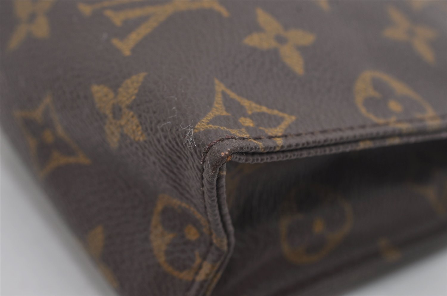 Authentic Louis Vuitton Monogram Poche Toilette 26 M47542 Cosmetics Pouch 5789I