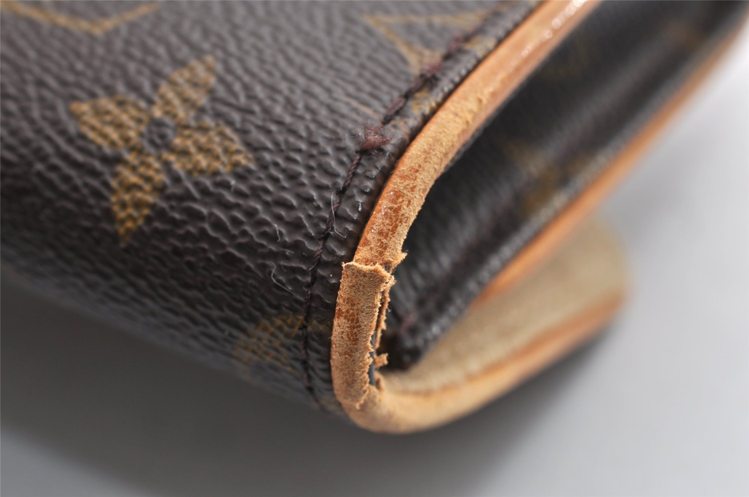 Authentic Louis Vuitton Monogram Pochette Twin GM Shoulder Bag M51852 Junk 5799I