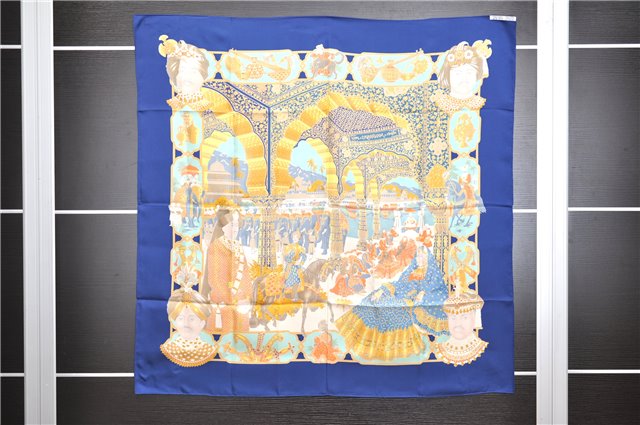 Authentic HERMES Carre 90 Scarf 