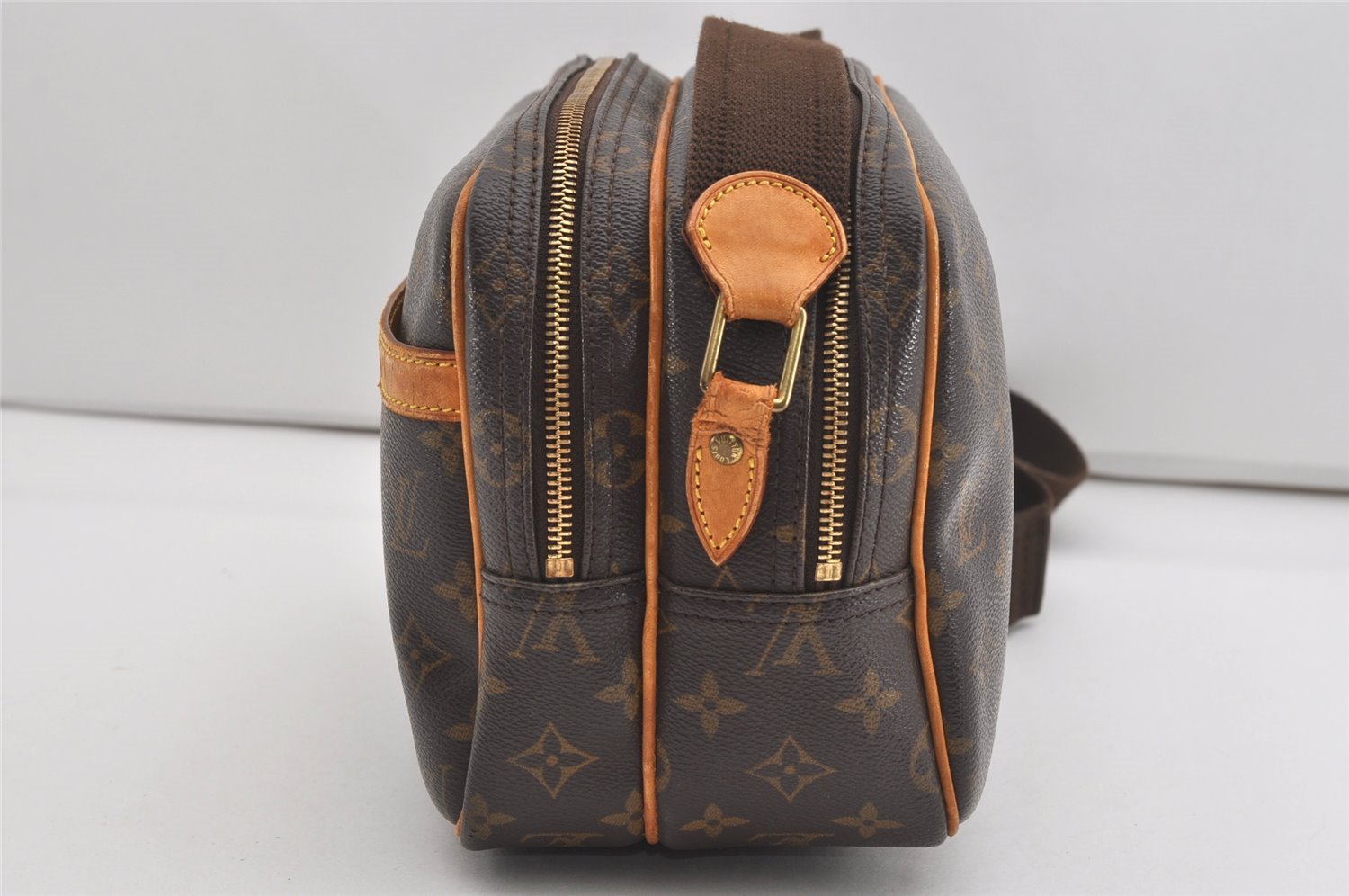 Authentic Louis Vuitton Monogram Reporter PM Shoulder Cross Bag M45254 LV 5804I