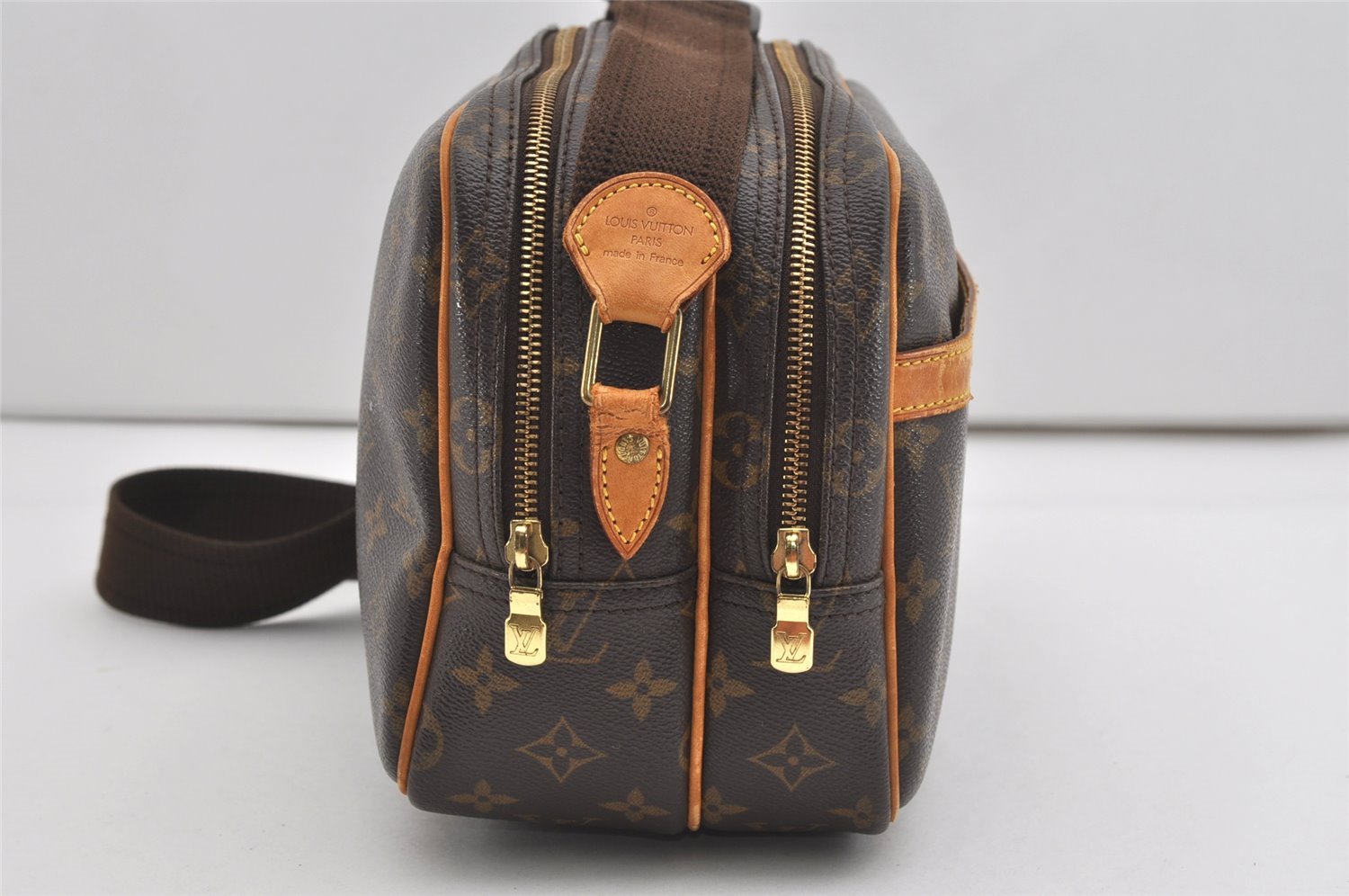 Authentic Louis Vuitton Monogram Reporter PM Shoulder Cross Bag M45254 LV 5804I