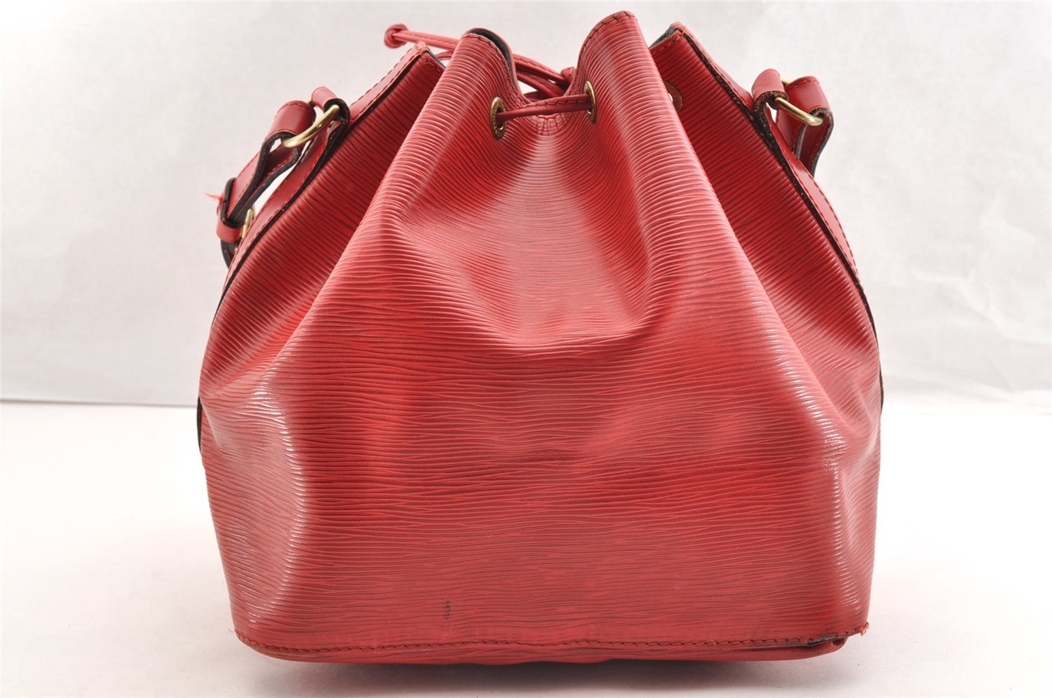 Authentic Louis Vuitton Epi Petit Noe Shoulder Drawstring Bag M44107 Red 5809I