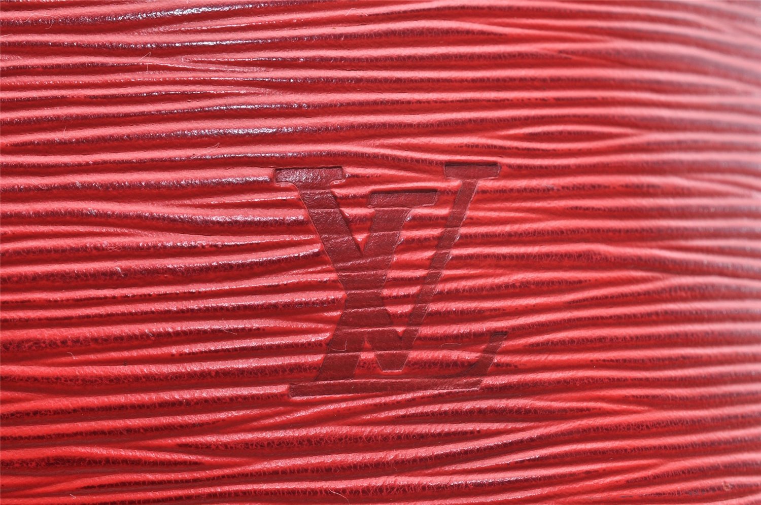 Authentic Louis Vuitton Epi Petit Noe Shoulder Drawstring Bag M44107 Red 5809I