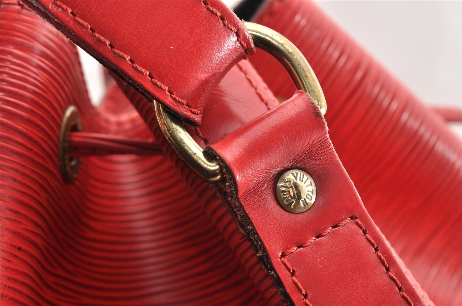 Authentic Louis Vuitton Epi Petit Noe Shoulder Drawstring Bag M44107 Red 5809I
