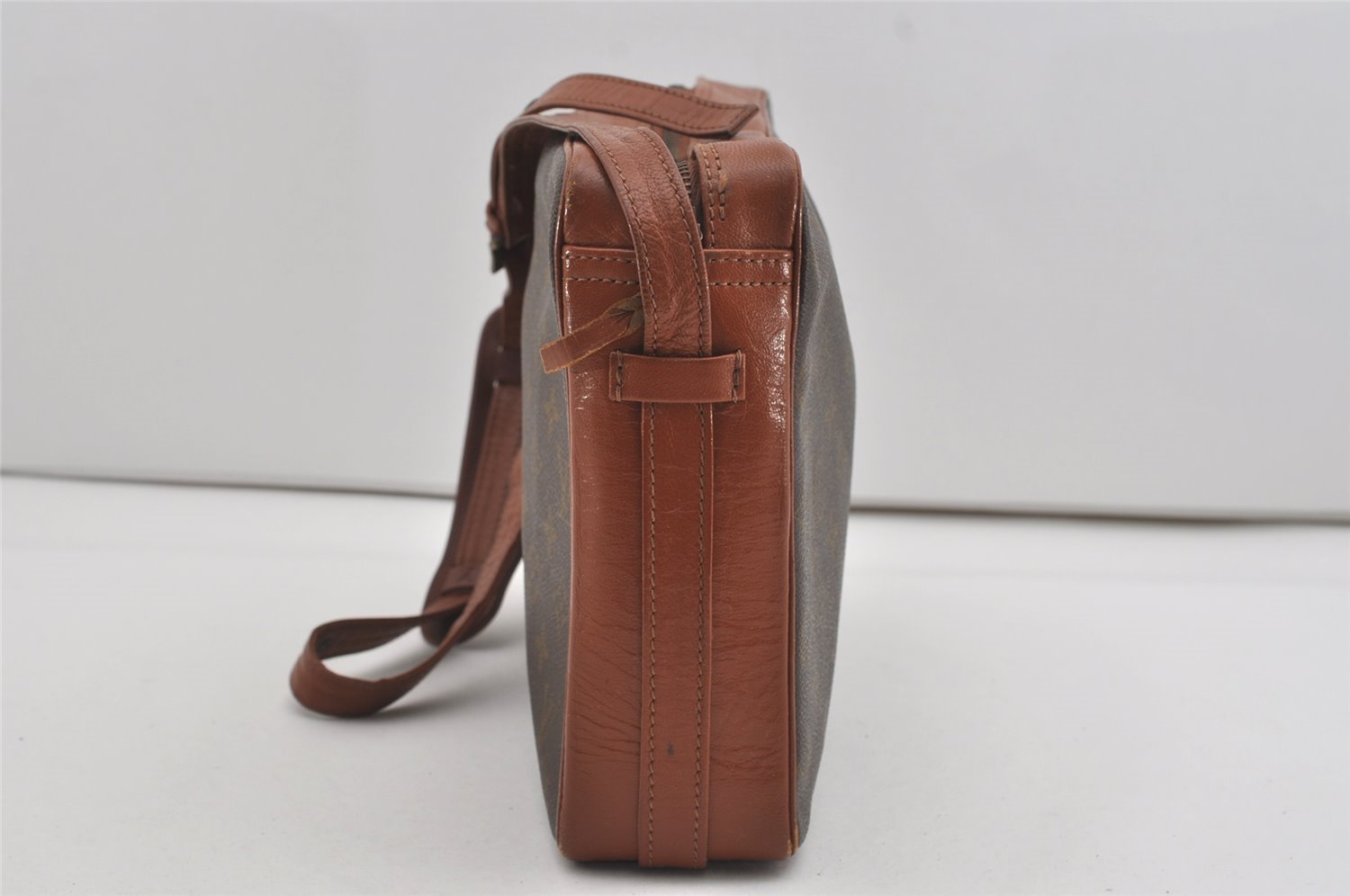 Authentic Louis Vuitton Monogram Sac Bandouliere 35 Shoulder Bag Old Model 5822I