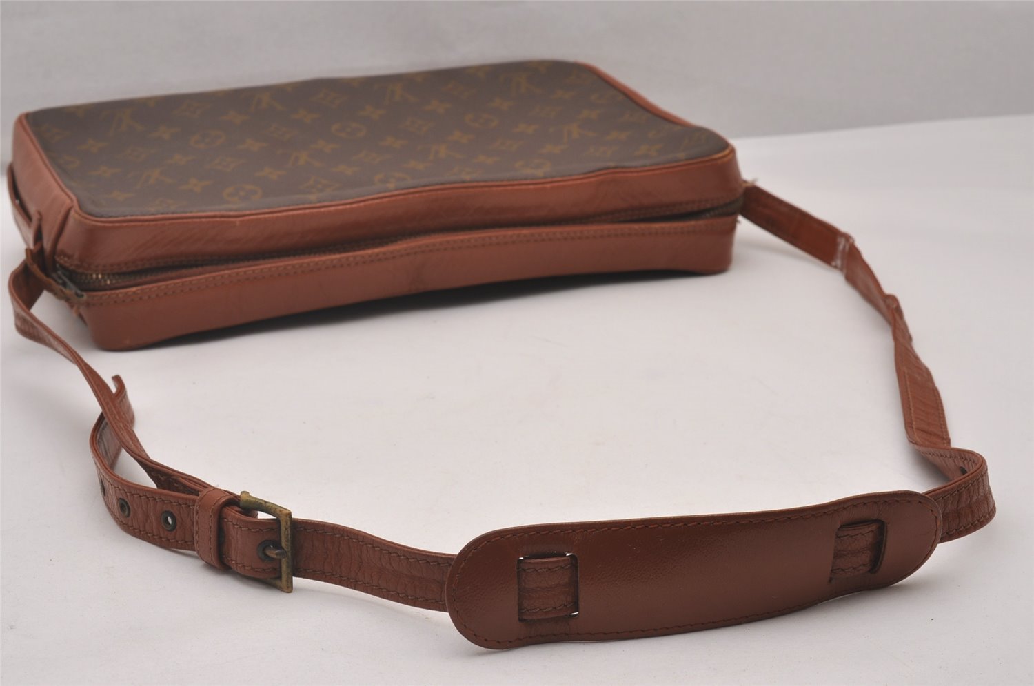 Authentic Louis Vuitton Monogram Sac Bandouliere 35 Shoulder Bag Old Model 5822I