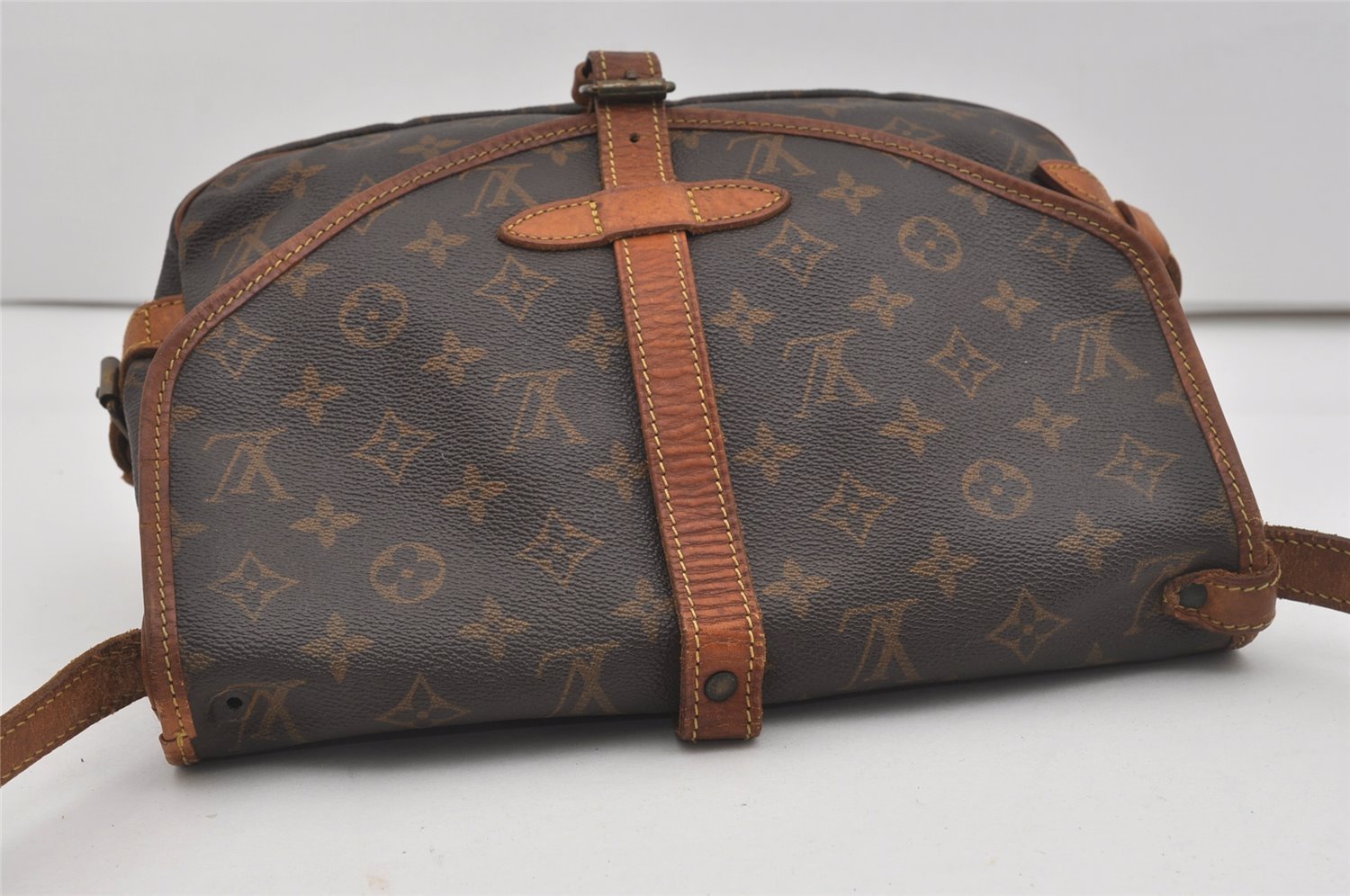 Authentic Louis Vuitton Monogram Saumur 30 Shoulder Cross Bag M42256 LV 5830I