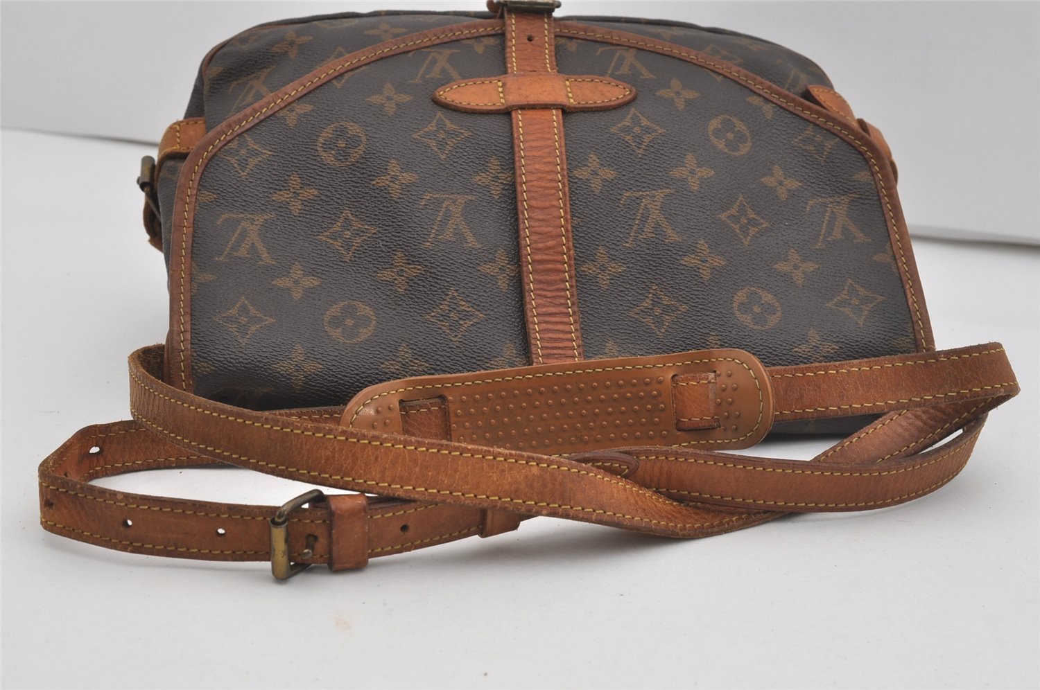 Authentic Louis Vuitton Monogram Saumur 30 Shoulder Cross Bag M42256 LV 5830I