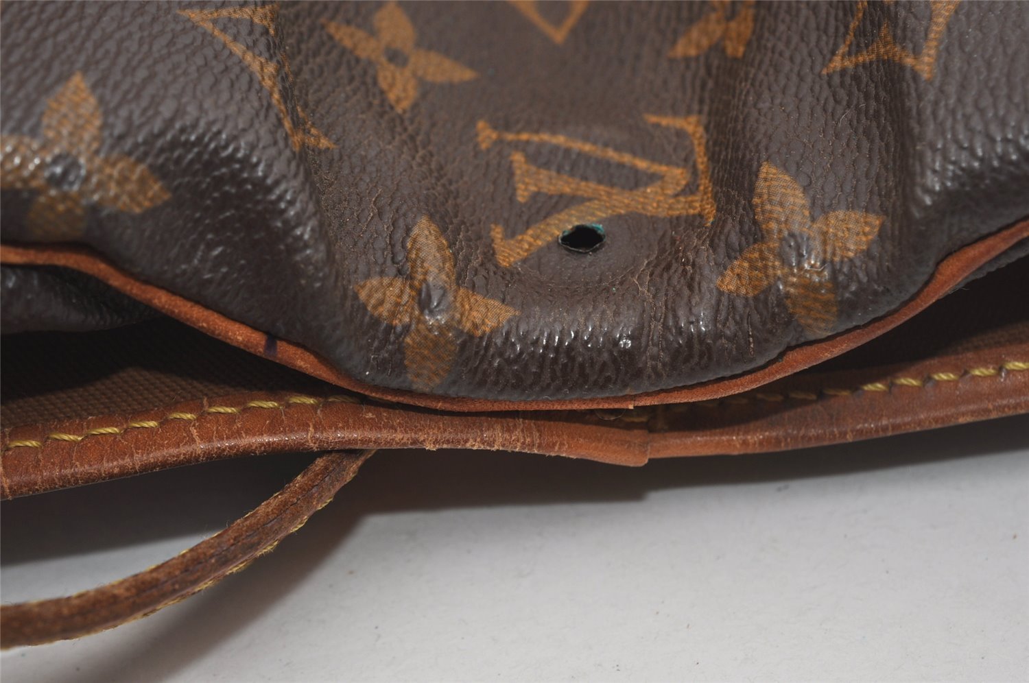 Authentic Louis Vuitton Monogram Saumur 30 Shoulder Cross Bag M42256 LV 5830I