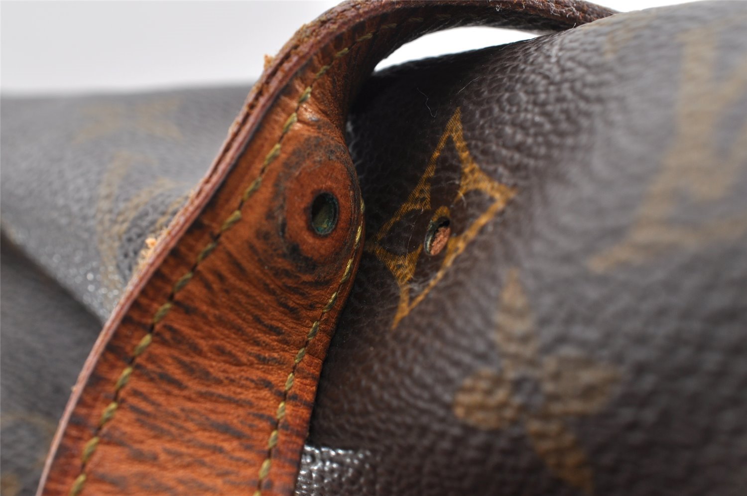 Authentic Louis Vuitton Monogram Saumur 30 Shoulder Cross Bag M42256 LV 5831I