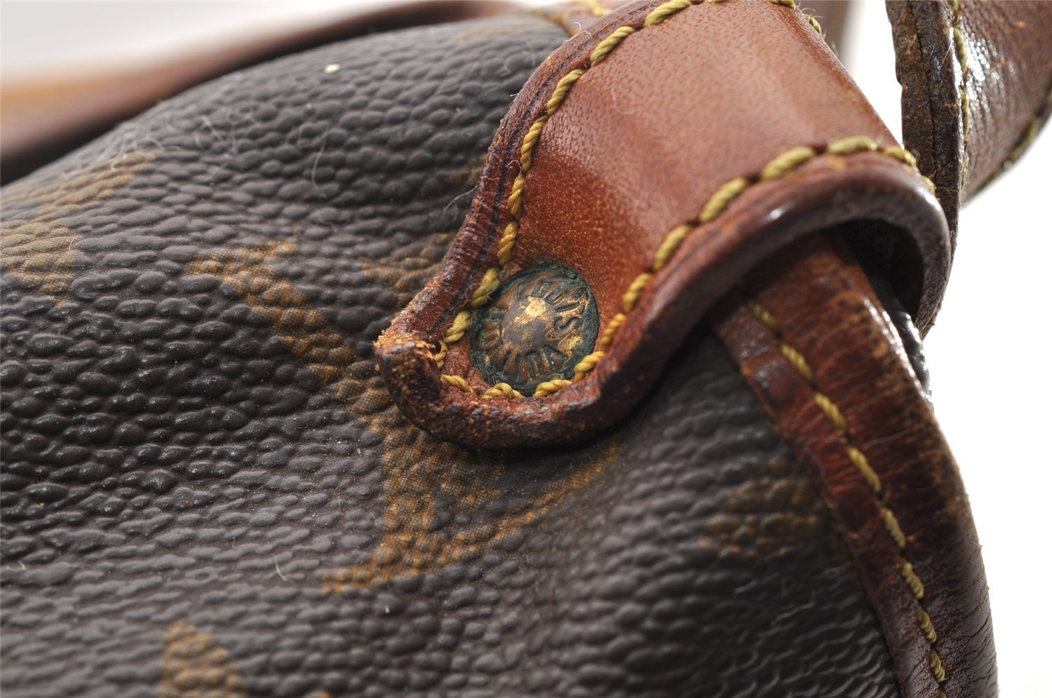 Authentic Louis Vuitton Monogram Saumur 30 Shoulder Cross Bag M42256 LV 5831I