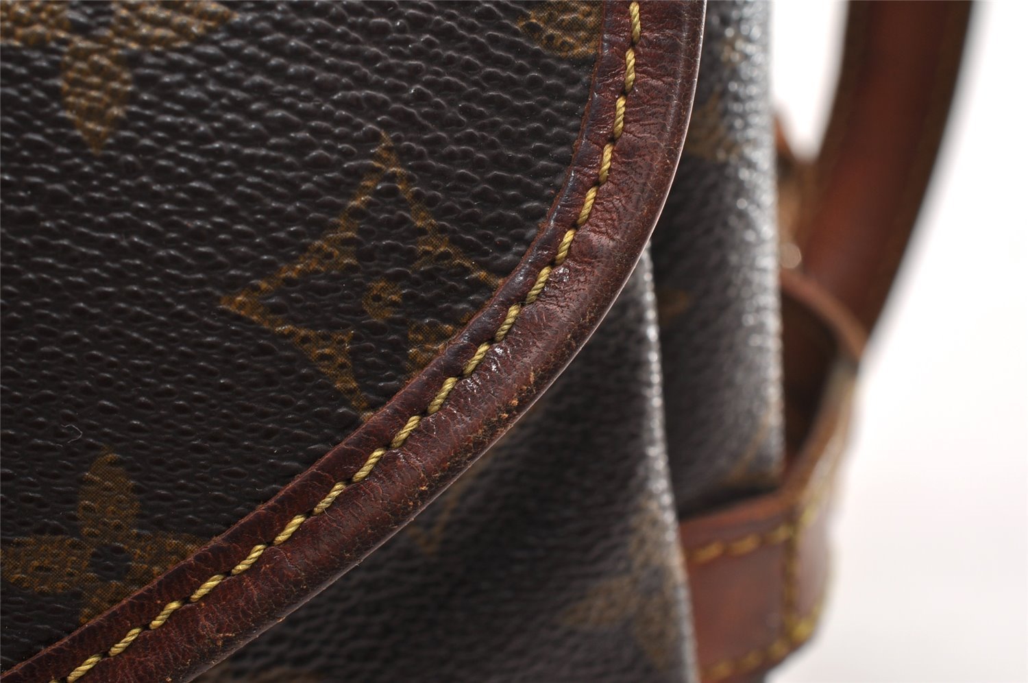 Authentic Louis Vuitton Monogram Saumur 30 Shoulder Cross Bag M42256 LV 5831I