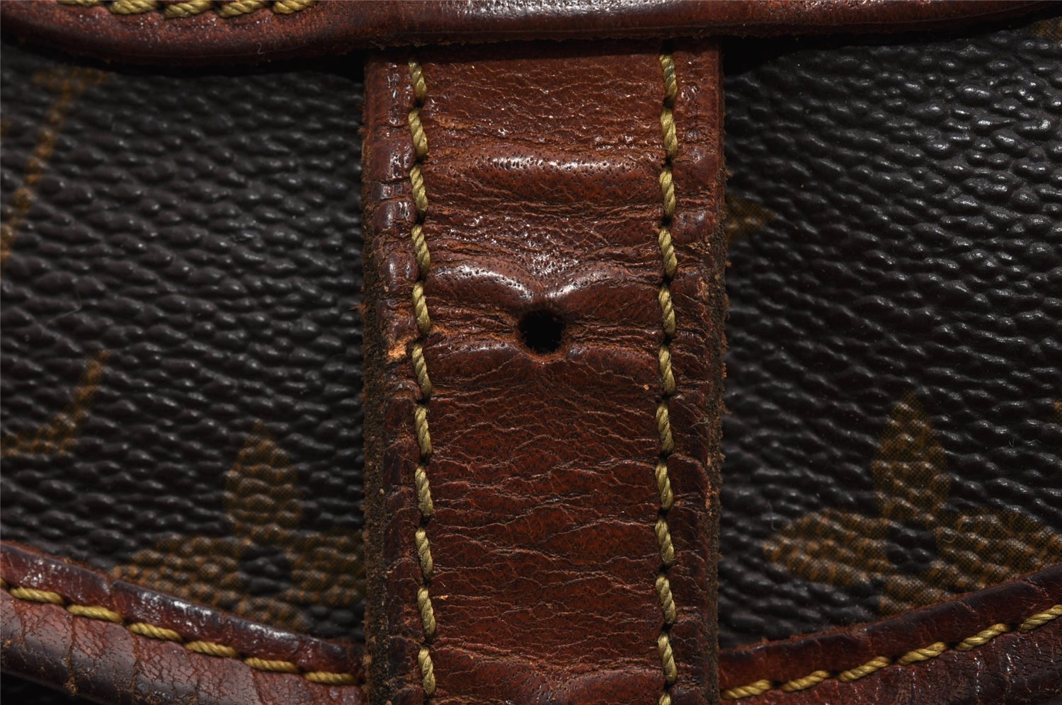 Authentic Louis Vuitton Monogram Saumur 30 Shoulder Cross Bag M42256 LV 5831I