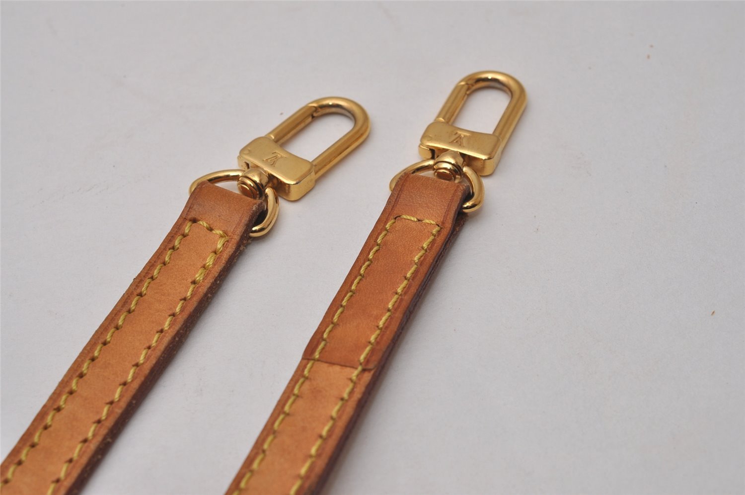 Authentic Louis Vuitton Leather Shoulder Strap Beige 41.3-46.9