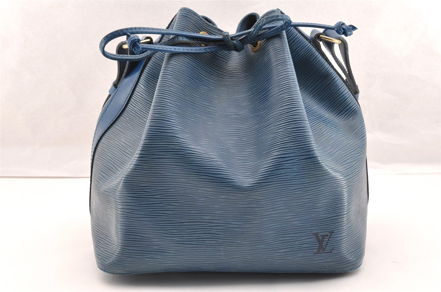 Authentic Louis Vuitton Epi Petit Noe Shoulder Drawstring Bag M44105 Blue 5883I