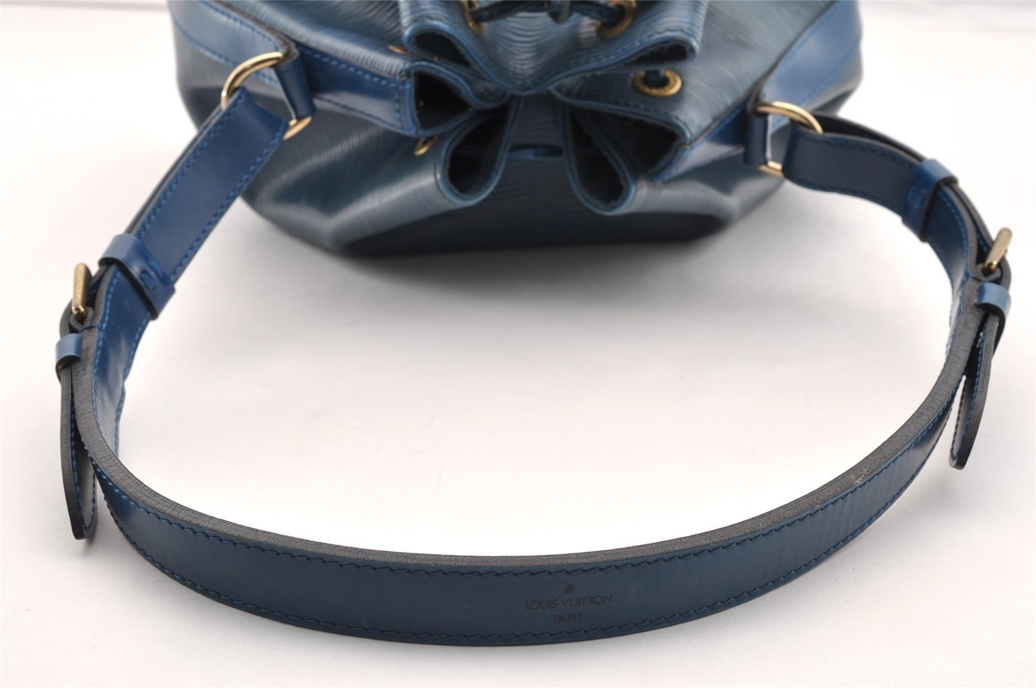 Authentic Louis Vuitton Epi Petit Noe Shoulder Drawstring Bag M44105 Blue 5883I