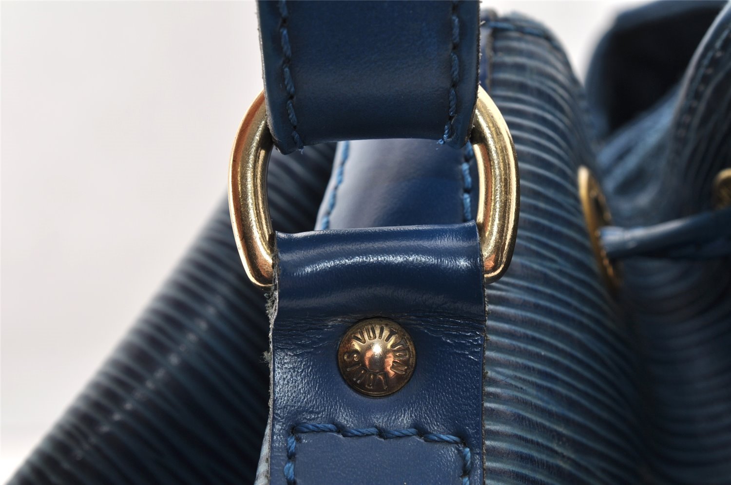 Authentic Louis Vuitton Epi Petit Noe Shoulder Drawstring Bag M44105 Blue 5883I