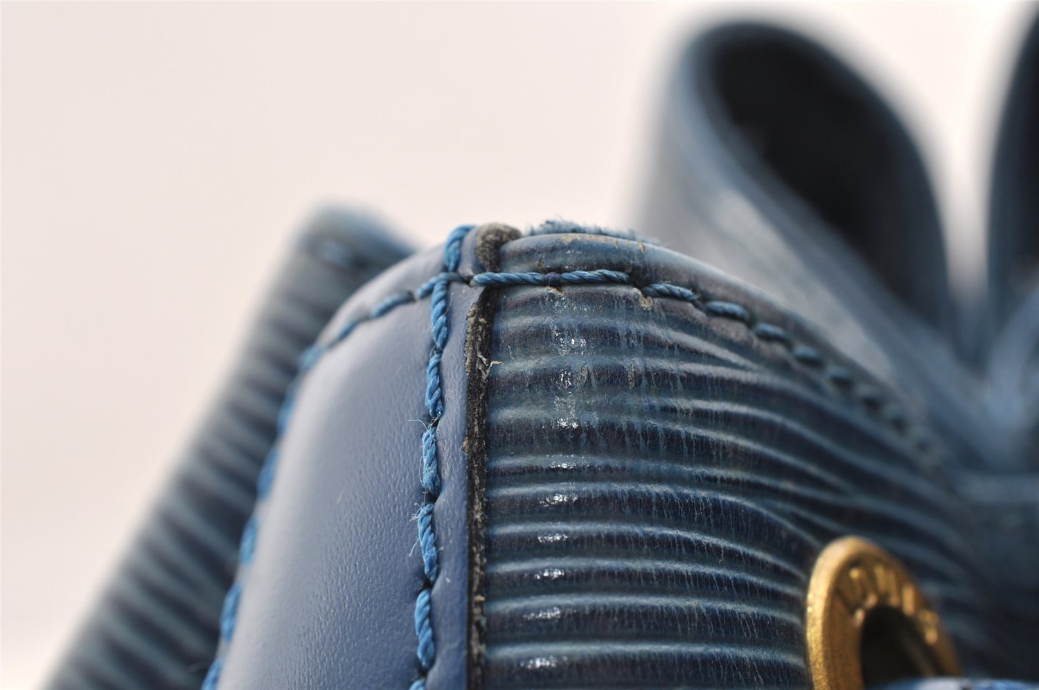 Authentic Louis Vuitton Epi Petit Noe Shoulder Drawstring Bag M44105 Blue 5883I