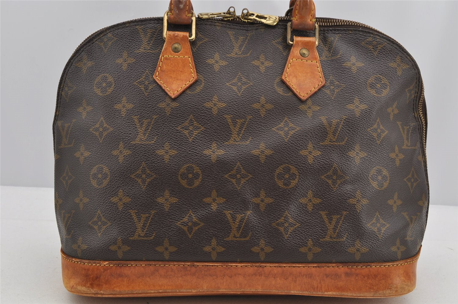 Authentic Louis Vuitton Monogram Alma Hand Bag Purse M51130 LV 5892I
