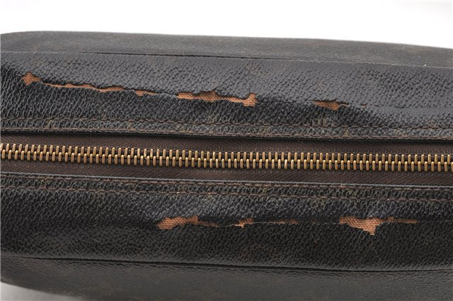 Auth LOUIS VUITTON Monogram Trousse Toilette 28 Clutch Hand Bag M47522 LV 5904C