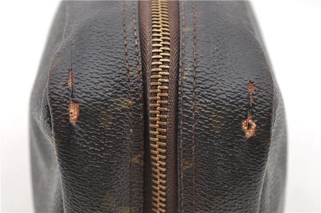 Auth LOUIS VUITTON Monogram Trousse Toilette 28 Clutch Hand Bag M47522 LV 5904C