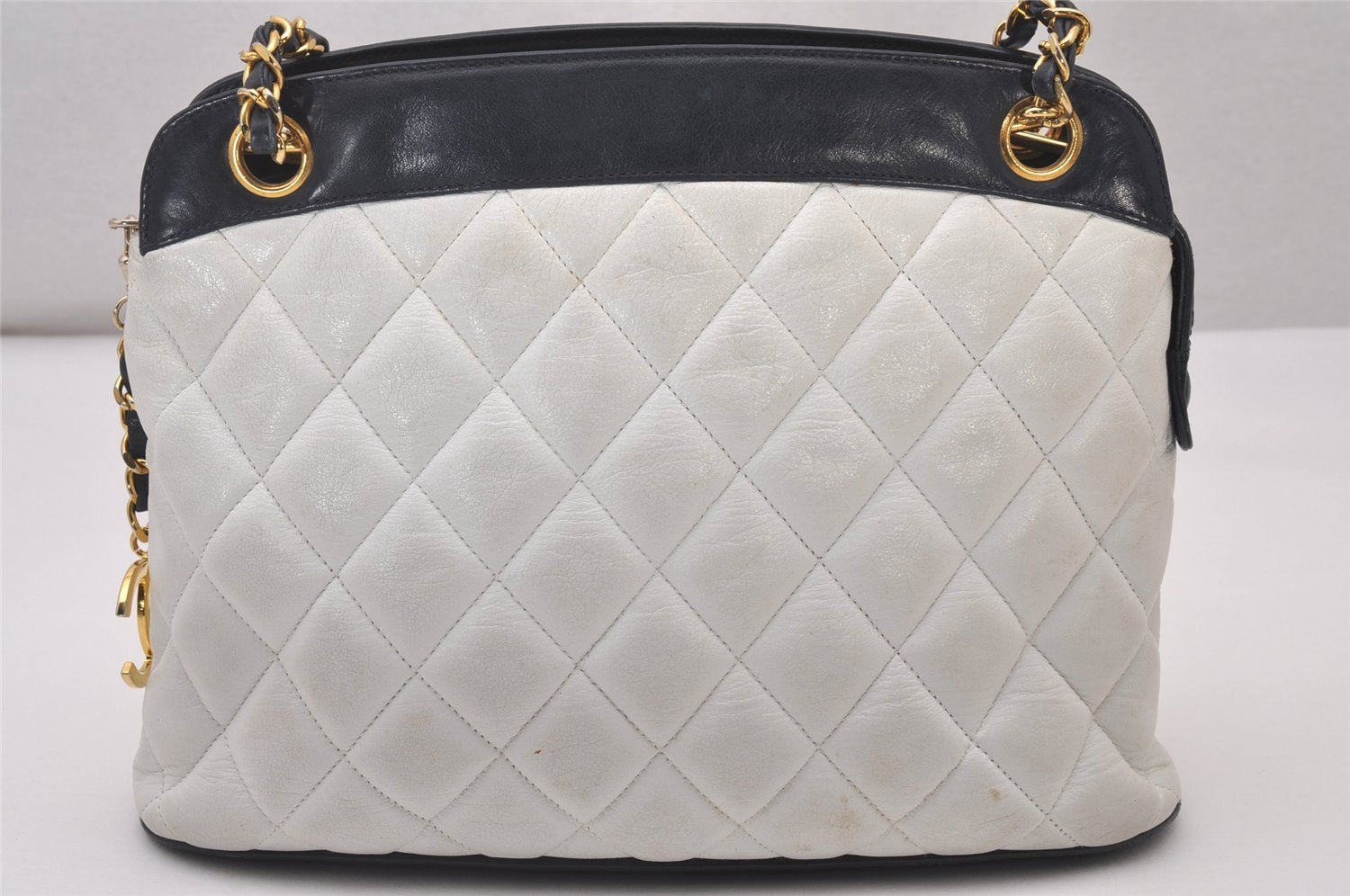 Authentic CHANEL Calf Skin Matelasse Chain Shoulder Cross Bag White CC 5905I