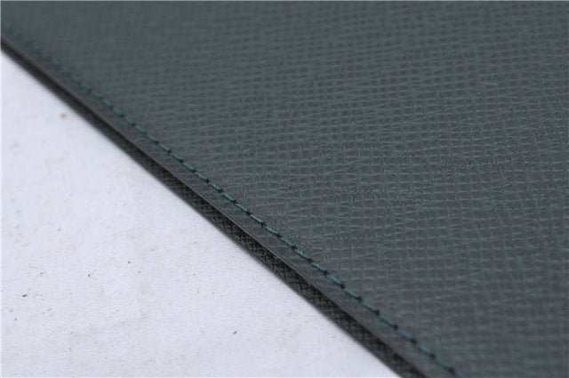 Auth LOUIS VUITTON Taiga Japan 15th Anniversary Documents Case Green LV 5912C