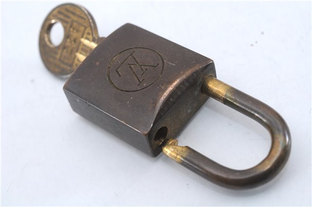 Authentic Louis Vuitton Padlock and Key 10Set Old Model LV 5913D