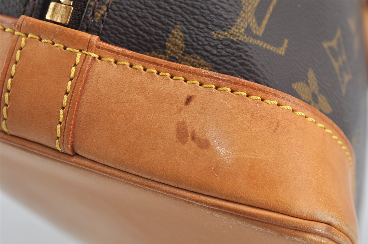 Authentic Louis Vuitton Monogram Alma Hand Bag Purse M51130 LV 5920I