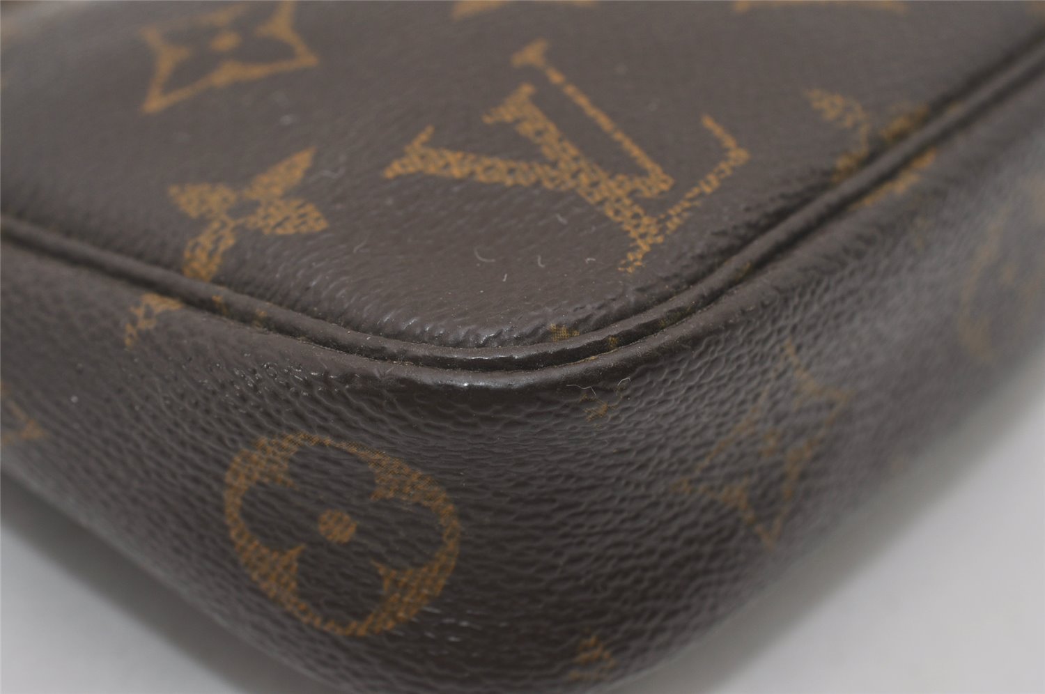 Authentic Louis Vuitton Monogram Pochette Accessoires Pouch M51980 LV 5922I