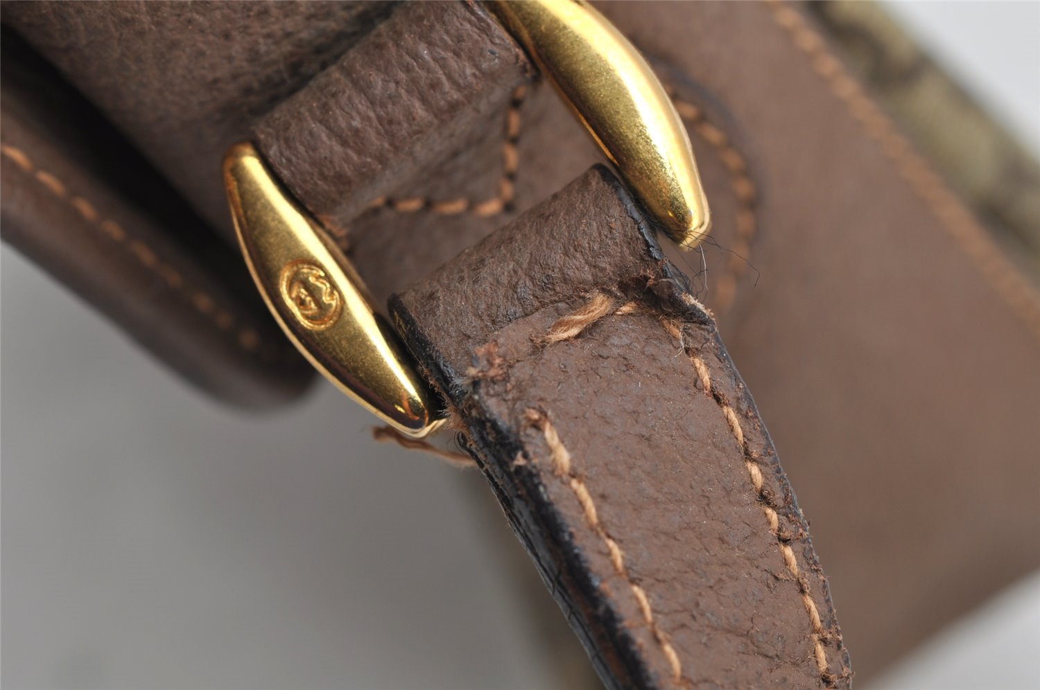 Authentic GUCCI Shoulder Cross Body Bag Purse GG PVC Leather Brown Junk 5925I