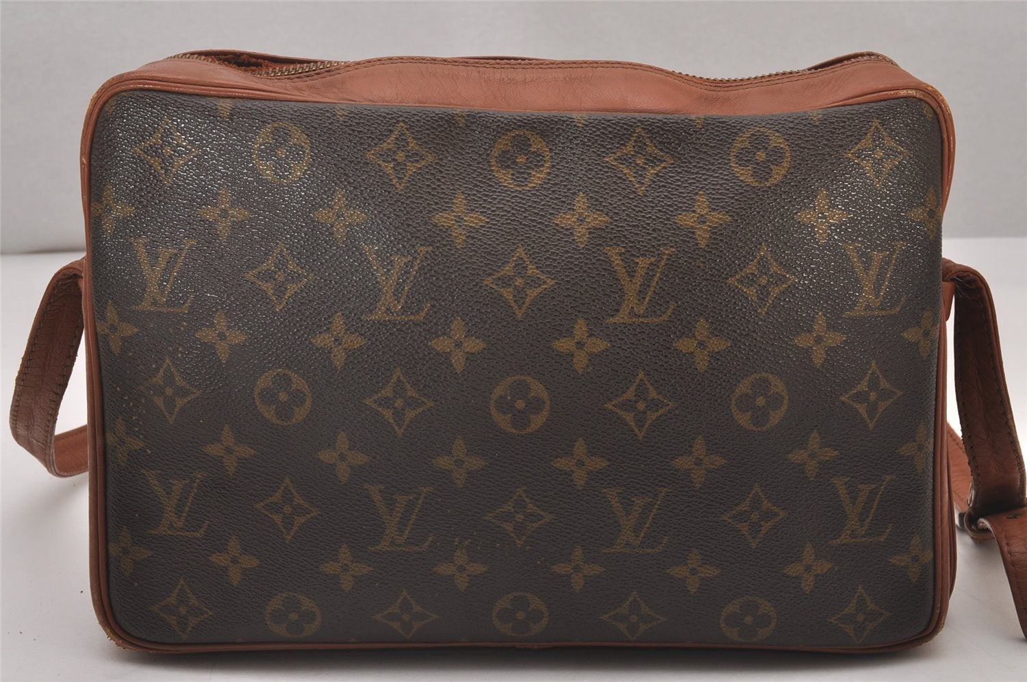 Authentic Louis Vuitton Monogram Sac Bandouliere 30 Shoulder Bag Old Model 5986I