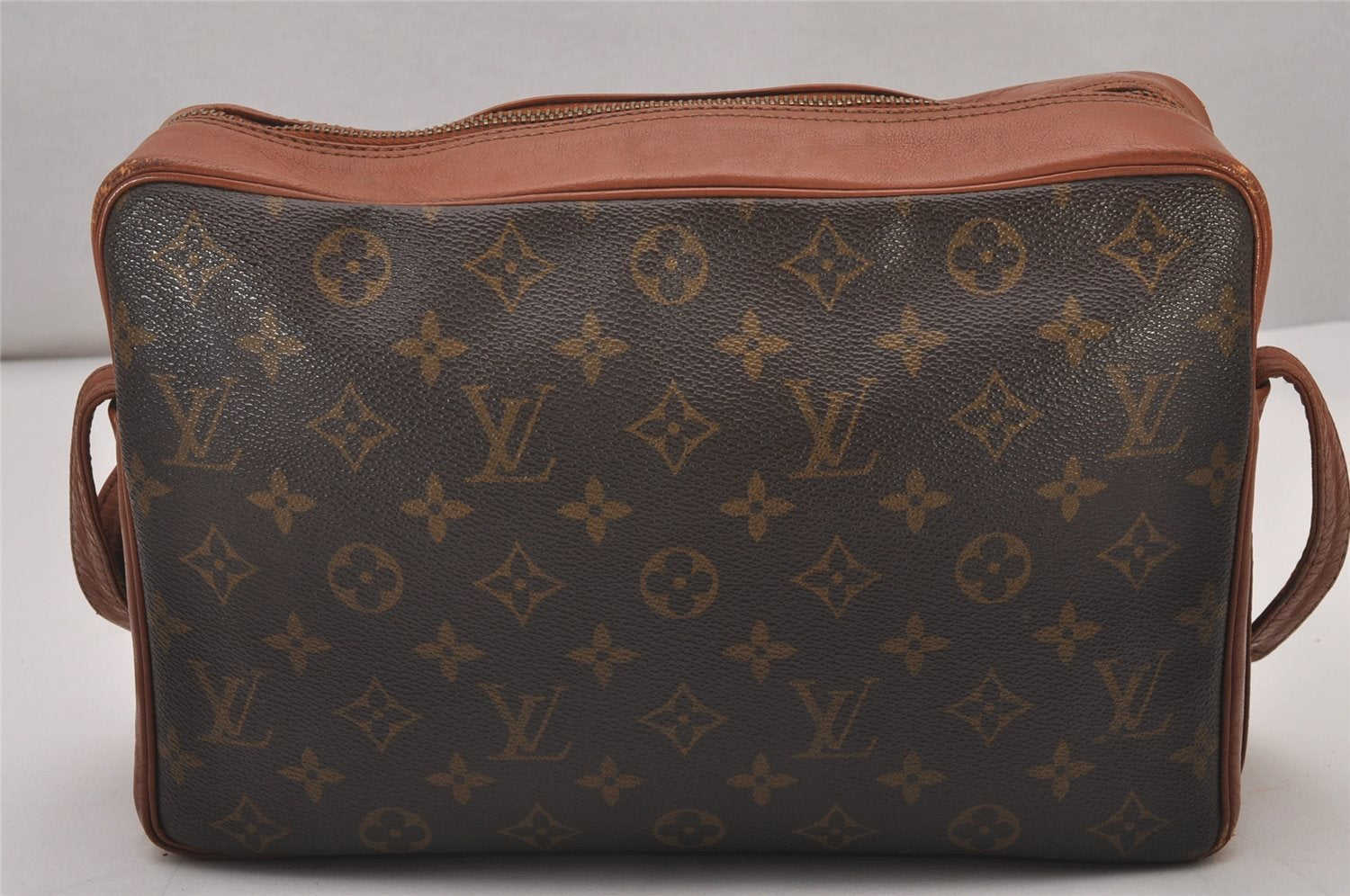 Authentic Louis Vuitton Monogram Sac Bandouliere 30 Shoulder Bag Old Model 5986I