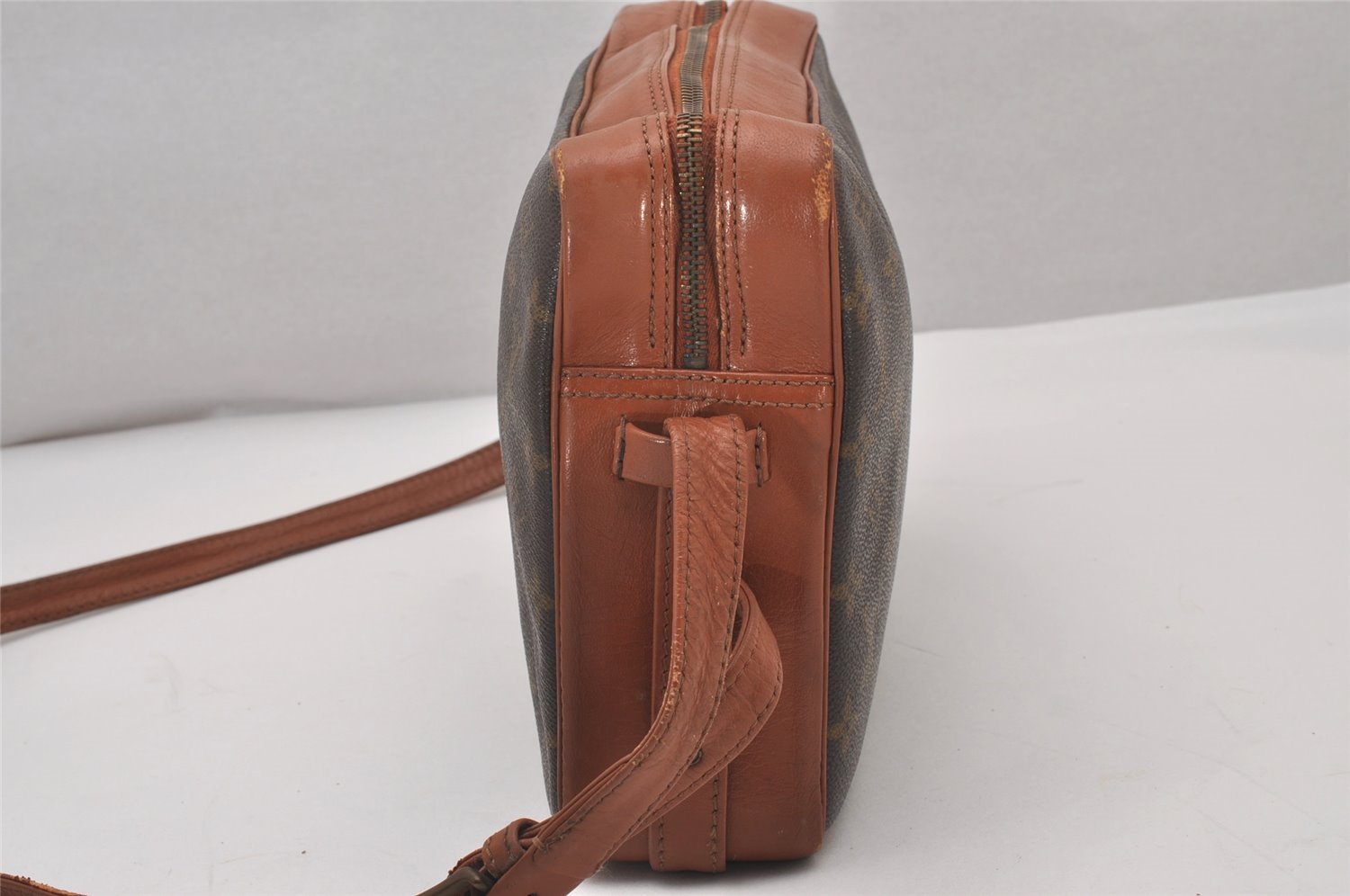 Authentic Louis Vuitton Monogram Sac Bandouliere 30 Shoulder Bag Old Model 5986I