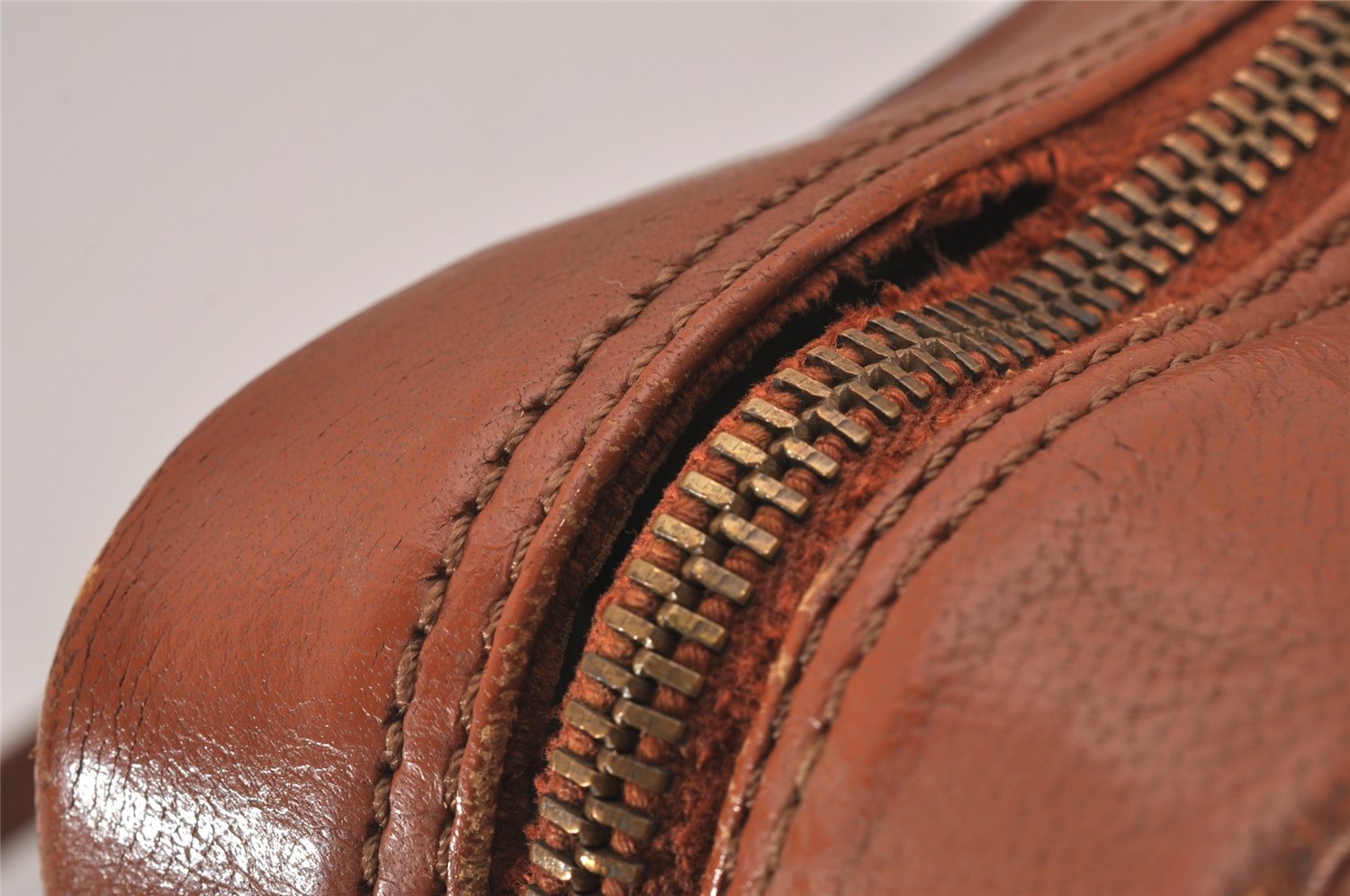 Authentic Louis Vuitton Monogram Sac Bandouliere 30 Shoulder Bag Old Model 5986I