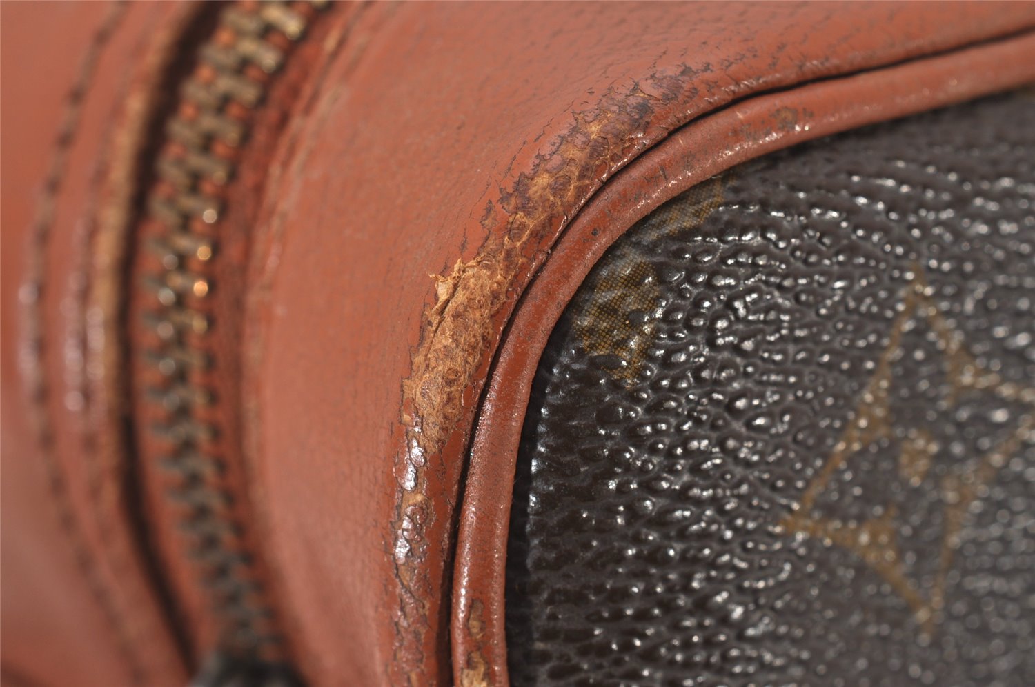 Authentic Louis Vuitton Monogram Sac Bandouliere 30 Shoulder Bag Old Model 5986I