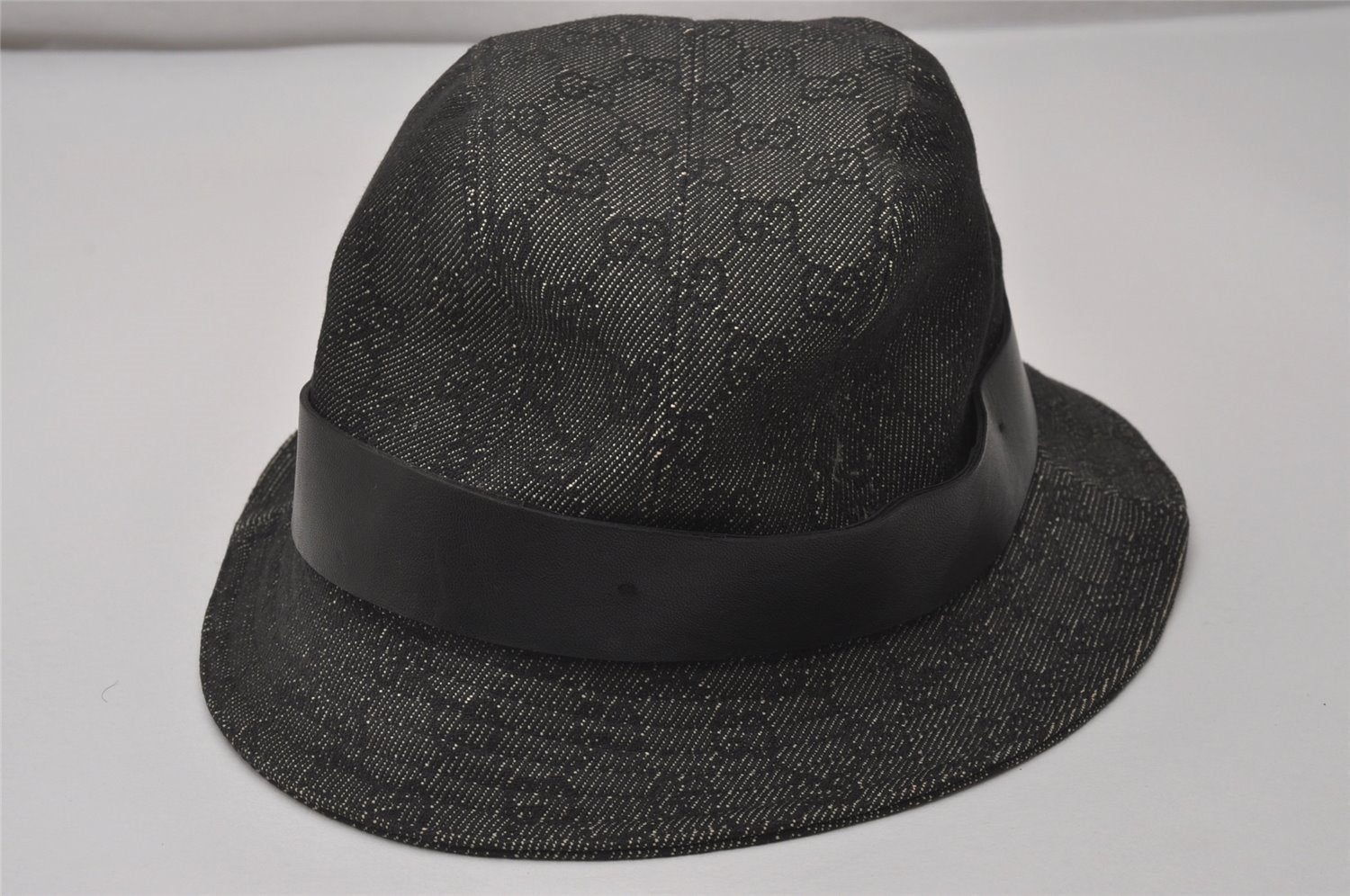 Authentic GUCCI Vintage Bucket Hat GG Canvas Leather Size XL 22