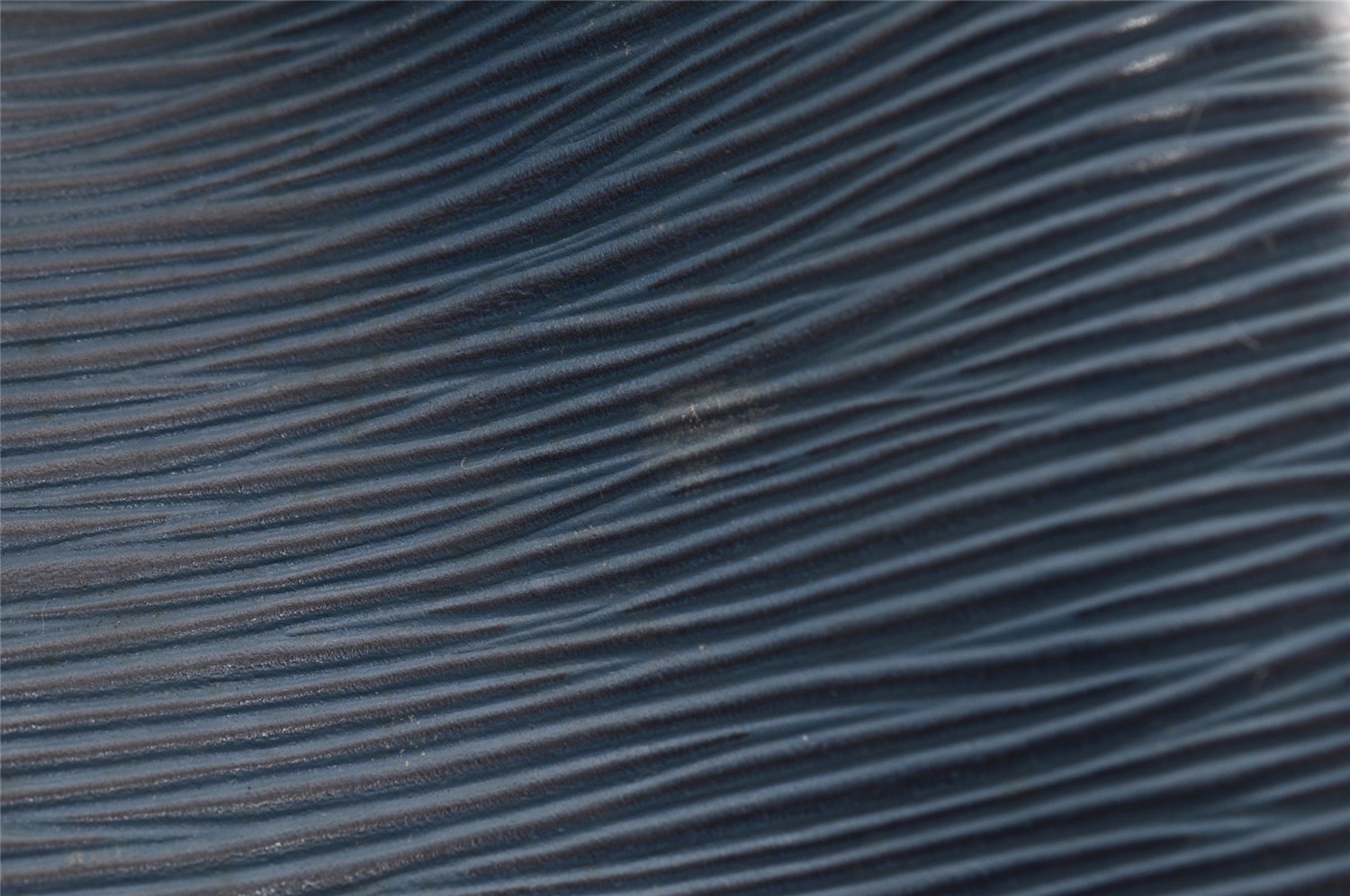 Authentic Louis Vuitton Epi Petit Noe Bi-color Blue x Black Drawstring Bag 6001I