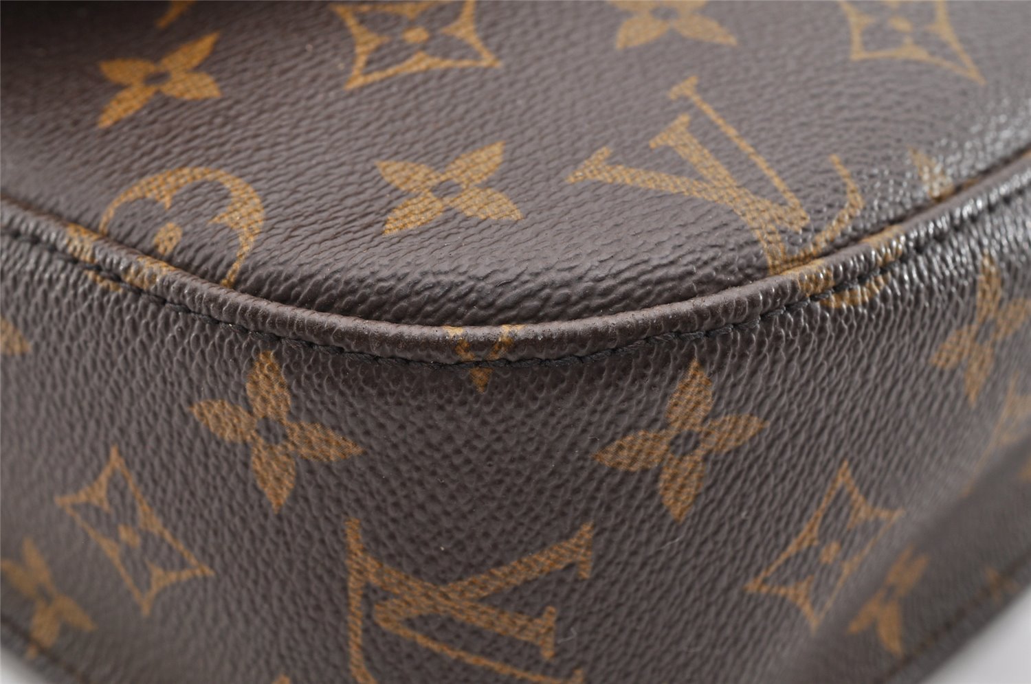 Authentic Louis Vuitton Monogram Saint Cloud GM M51242 Shoulder Cross Bag 6042I