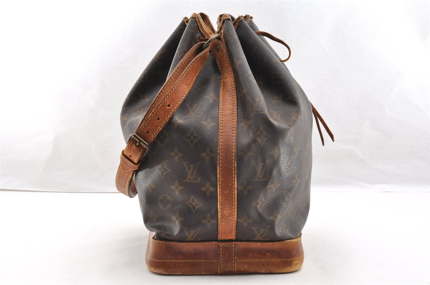 Authentic Louis Vuitton Monogram Noe Shoulder Drawstring Bag M42224 LV 6050I