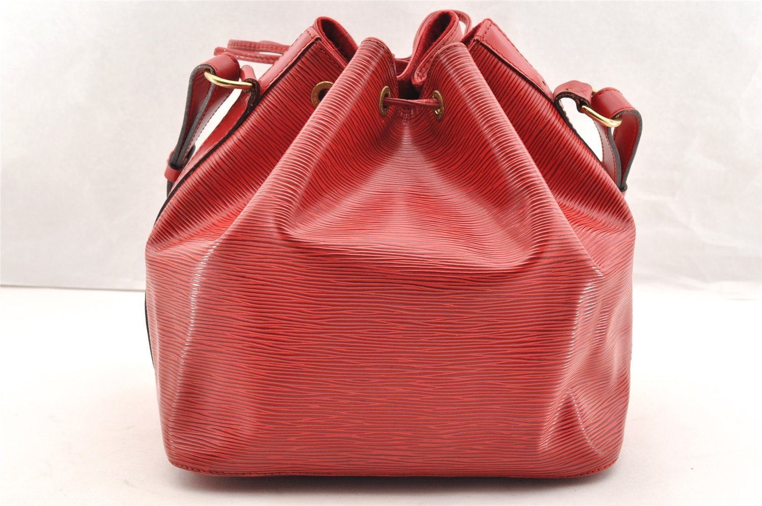 Authentic Louis Vuitton Epi Petit Noe Shoulder Drawstring Bag M44107 Red 6051I