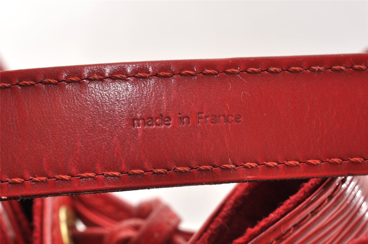 Authentic Louis Vuitton Epi Petit Noe Shoulder Drawstring Bag M44107 Red 6051I